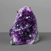 Meilleures ventes : Décoration artisanale en cristal d'améthyste naturelle géométrique de Chine, en forme de géode, pour la maison et le bureau