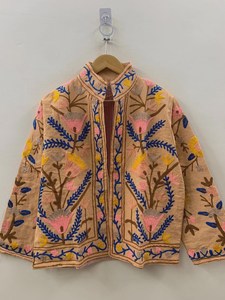 Veste d'hiver en velours brodé Suzani faite à la main avec imprimé animal et dentelle, manteau d'été pour femme, vêtement d'extérieur ethnique bohème, cadeau de Noël - Product Image 3