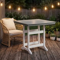 Table de salle à manger extérieure carrée robuste en PEHD résistant aux UV pour projets commerciaux d'hôtels et de parcs