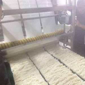 Máquina automática de fideos de arroz fresco plano, gran capacidad, Kway Teow, línea de producción de procesamiento de fideos de arroz - Product Image 1