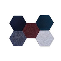Tuiles murales acoustiques hexagonales modernes autocollantes, panneaux insonorisants pour la rénovation du salon, de l'entrepôt, du hall et de la salle de sport