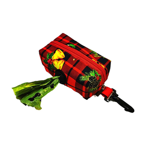 Cape de Noël à carreaux pour animaux de compagnie avec capuche, chapeau, nœud, flocon de neige, doublure polaire chaude et ensemble de chaussettes antidérapantes pour chats et petits chiens - Product Image 5