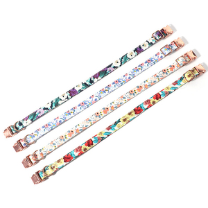 <span class=keywords><strong>Collier</strong></span> pour chien à imprimé floral avec nœud papillon, <span class=keywords><strong>collier</strong></span> souple réglable pour animaux <span class=keywords><strong>de</strong></span> compagnie avec boucle <span class=keywords><strong>en</strong></span> métal <span class=keywords><strong>en</strong></span> forme <span class=keywords><strong>de</strong></span> serpent pour chiens et chats <span class=keywords><strong>de</strong></span> petite et moyenne taille, <span class=keywords><strong>en</strong></span> gros - Product Image 4