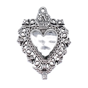 Colgante <span class=keywords><strong>de</strong></span> Filigrana Corazón Sagrado 41x29mm Plata Antigua con Llama para Decoración <span class=keywords><strong>de</strong></span> Altar del Día <span class=keywords><strong>de</strong></span> <span class=keywords><strong>Muertos</strong></span> - Product Image 3