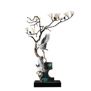 Ornamento de Cobre y Oro con Diseño de Pino y Grulla, Escultura Artística Hecha a Mano, Regalo de Cumpleaños para Personas Mayores - Product Image 2