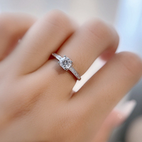 Bague de couple en argent 925 plaqué rhodium avec moissanite ronde certifiée par stylo de vérification, prête à être expédiée, fournisseur en gros de bijoux