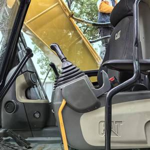 รถขุด CAT 320D พร้อมใบมีด ราคาพิเศษ รถแบคโฮขนาดใหญ่ มือสอง Caterpillar 320D 320D2 รถขุดนำเข้าจากญี่ปุ่นแท้ - Product Image 5