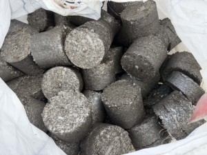 Briquetas de Acero Aleado Ni8-10% Cr17-20%, Virutas de Aleación Prensadas para Fundición en Hornos Metalúrgicos, 5-35kg, Venta al por Mayor, Rusia, Personalizado - Product Image 3