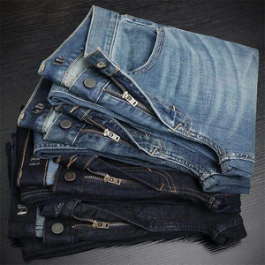 Jeans sur mesure pour hommes en denim de coton délavé, coupe ample, jambe large, style streetwear, grandes tailles, échantillons fournis par le fabricant - Product Image 5