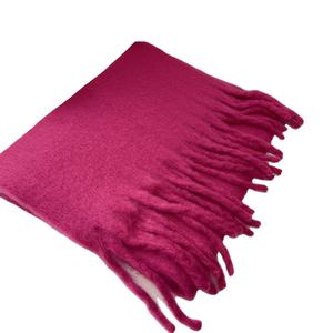 ผ้าพันคอผ้าแคชเมียร์แบบกำหนดเองสำหรับฤดูหนาวผ้าขนแกะโพลีเอสเตอร์หนาและหนาลายใบไม้ฟัซซี่สีทึบ - Product Image 2