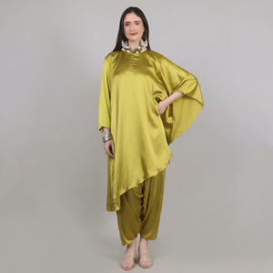 Ensemble moderne pour femmes, 2 pièces, kaftan et dhoti couleur Mehndi avec perles, détails en dentelle et travail de sequins, style tendance pour filles - Product Image 1