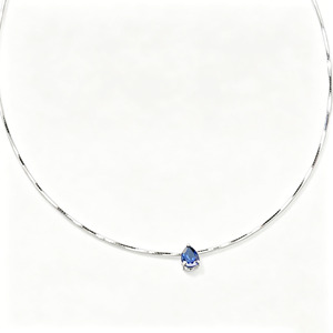 Collar de plata 925 con colgante de zafiro en forma de pera, cadena minimalista para clavícula. - Product Image 1