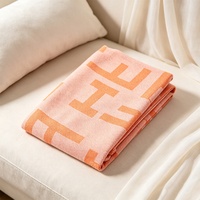 Couverture de sieste pour canapé, style nordique, très populaire sur les réseaux sociaux, qualité avion de première classe, ultra-douce, infroissable, en fibre acrylique épaissie, toutes saisons