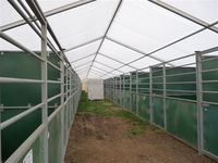 Abri pour chevaux portable toutes saisons, box modulaire temporaire pour chevaux, panneaux en HDPE, acier galvanisé à chaud avec kit de toiture complet