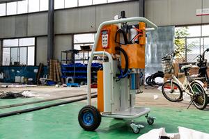 Espumador de Poliuretano Compacto CNMC-R con Control Remoto, Calentador de 7.5Kw, Accionamiento Neumático y Capacidad de 2-12Kg/min - Product Image 3