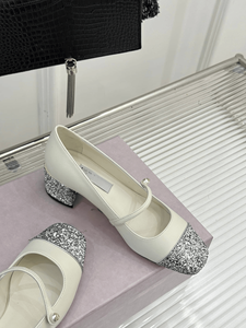 Zapatos Jimmy de Mujer, Alta Calidad, Diseño Moderno, Color Beige Mate, Tacón Bajo, Textura Premium, Cómodos y Transpirables - Product Image 5