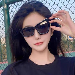 Levantamiento de <span class=keywords><strong>cejas</strong></span> Divertido Nuevo estilo Personalidad Tamaño irregular Ojos Hip-hop Gafas de sol Tendencia - Product Image 3