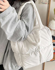 热销时尚秋冬新款包包大容量时尚百搭手提包女单肩手提包 - Product Image 3