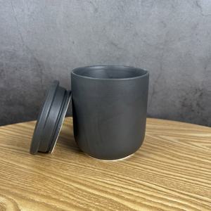 ภาชนะเปล่าสำหรับใส่เทียน ทำจากเซรามิกเนื้อสโตนแวร์ ผิวด้าน รูปทรงกระบอก งานแฮนด์เมด สำหรับตกแต่งบ้าน ใช้สำหรับทำเทียน  พร้อมฝาปิด - Product Image 6