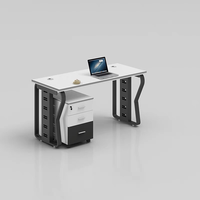 Ensemble de bureau moderne élégant et très bien coté, bureau pratique et fonctionnel pour le bureau et la salle d'étude