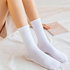 <span class=keywords><strong>Calcetines</strong></span> Deportivos Casuales Personalizados Unisex, <span class=keywords><strong>Calcetines</strong></span> de Algodón Transpirables de <span class=keywords><strong>Punto</strong></span>, Diseño Personalizado, <span class=keywords><strong>Calcetines</strong></span> Blancos de Tubo Medio - Product Image 4