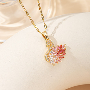 Pendentif Cygne Animal en Zircon à Dégradé de Couleurs, Chaîne de Clavicule en Cuivre Inaltérable, Style <span class=keywords><strong>Mori</strong></span>, Toutes Saisons, Polyvalent, pour le Marché International - Product Image 1