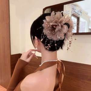 คลิปหนีบ<span class=keywords><strong>ผม</strong></span>พู่ทำด้วยมือทำจากผ้าที่หรูหราสำหรับผู้หญิงเครื่องประดับงานปาร์ตี้และเด็กผู้หญิง - Product Image 1
