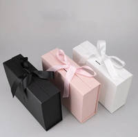 Boîte cadeau en papier avec ruban magnétique de luxe, en matériaux recyclés, structure rigide, doublure en éponge, logo personnalisé, plusieurs couleurs