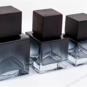Botella de Perfume de Vidrio Vacía de Lujo Personalizada, Botella Cuadrada con Degradado de Color - Product Image 3