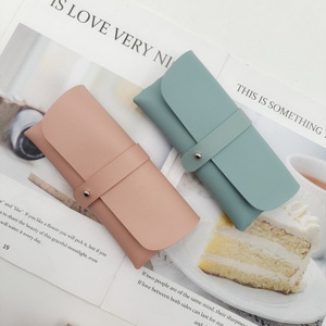 קופסת אריזה יוקרתית ניידת למשקפי שמש, עשויה PU רך באיכות גבוהה, מתאימה לגברים ונשים, זמינה במלאי כעת. - Product Image 6