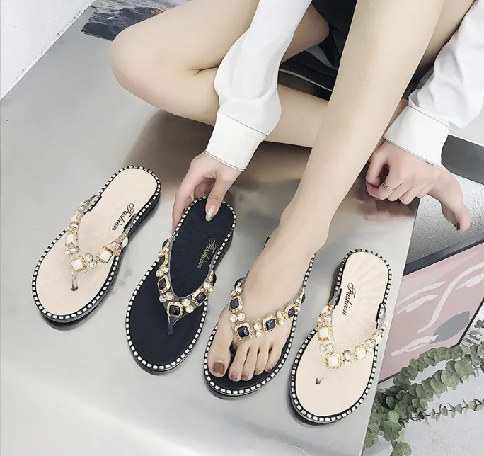 Die neue 2024 Modeschuh Freizeit-Strass-Hausschuhe Sandalen für Damen flache Sandalen Flip-Flop-Charme Outdoor Damenstrand-Schuhe