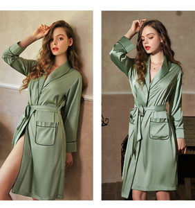 ชุดนอนผู้หญิงแขนยาวเซ็กซี่ขายดี ผ้าไหมน้ำแข็ง นุ่มสบาย ไซส์ใหญ่ ชุดคลุมอาบน้ำ - Product Image 3