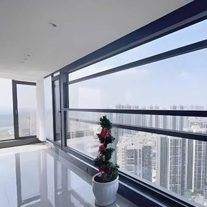 Fenêtre <span class=keywords><strong>guillotine</strong></span> coulissante verticale motorisée Fenêtre vitrée en aluminium de patio télécommandée pour balcon - Product Image 1