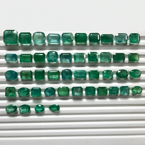 พลอยมรกตสีเขียวธรรมชาติ BU GEMS แบบขายส่ง รูปทรงผสม ตัดเหลี่ยม ผ่านการประเมินโดยบุคคลที่สาม สำหรับทำเครื่องประดับ - Product Image 1