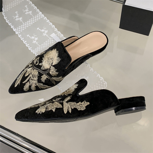 2025 New Chinese Style Embroidered <b>Flat</b> slippers European and American Fashion Sexy Green Trendy Women's Shoes - Product Image 3