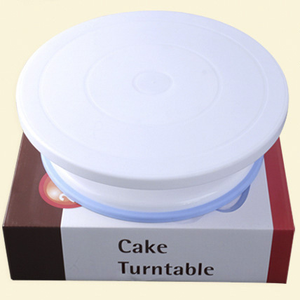 Cake decorating turntable