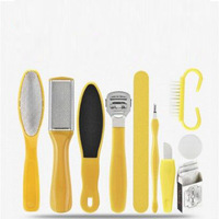 En stock : Kit de pédicure avec lime à ongles et ponceuse pour éliminer les peaux mortes et les callosités