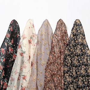 WEIWEI personalizado moda pequeño Floral 115 cuadrado ligero musulmán turbante chal verano perla gasa impreso bufanda <span class=keywords><strong>Hijab</strong></span> - Product Image 3