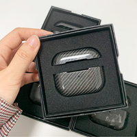 Étui pour AirPods Pro 2 en fibre de carbone véritable de luxe premium, compatible avec la charge sans fil magnétique, résistant aux chocs, fin et élégant