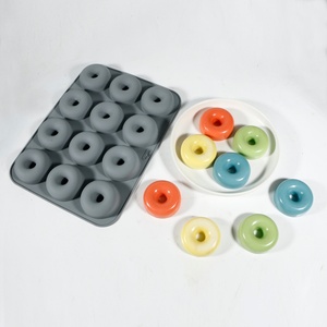 Nuevo Diseño, Molde de Silicona para Hornear Pasteles, Donuts, Pudines, Postres, Dulces, Jabones, Chocolate, con 12 Cavidades - Product Image 4