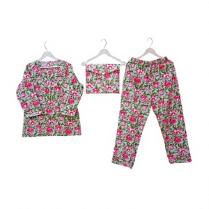 Vente en gros de pyjamas pour femmes en coton biologique 100% à imprimé floral indien pour l'été, ensemble de pyjama à séchage rapide, respirant, avec fermeture à cordon - Product Image 1