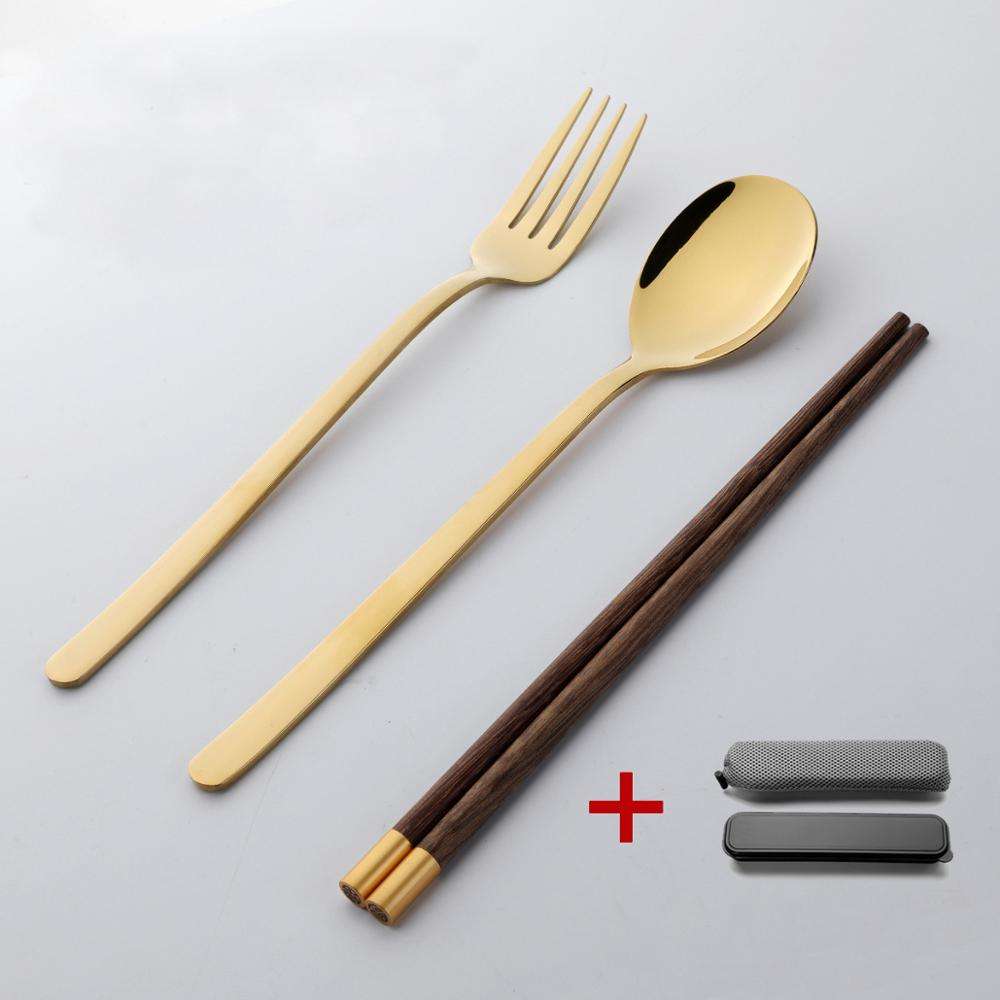 Cuillère, fourchette et baguettes avec étui et sac
