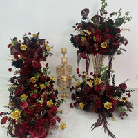 Arrangement floral artificiel de luxe moderne en soie rouge et or, avec supports dorés de 60 cm, pour centre de table de mariage, banquet et réception