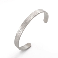 Bracelets et Joncs de Mode en Barre Courbe Gravée avec Calligraphie Arabe Islamique, motif Ayatul Kursi, Coran, pour Musulmans et l'Aïd