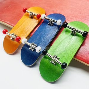 Vente en gros Custom <span class=keywords><strong>Tech</strong></span> <span class=keywords><strong>Deck</strong></span> 5 plis Touche en bois d'érable 32mm <span class=keywords><strong>Finger</strong></span> Skateboard <span class=keywords><strong>Deck</strong></span> - Product Image 1