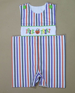 Conjunto de pantalones cortos morados con mangas con volantes y rayas verticales coloridas para niña, disfraz de Halloween - Product Image 3