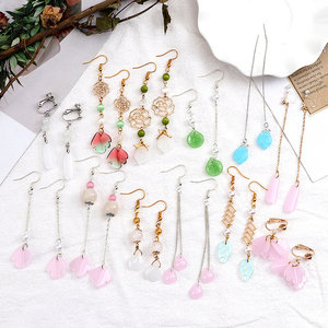 Cuentas de Cristal de Luna Coloridas de Dibujos Animados de 12X16MM, Cuentas de Cristal en Forma de Media Luna con Degradado de Color, Colgante para Bisutería, Pendientes, Manualidades, Adornos Navideños, Regalos - Product Image 6