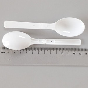 Cuillère en plastique jetable pliable, meilleure vente 1 pièce, cuillère <span class=keywords><strong>à</strong></span> <span class=keywords><strong>salade</strong></span> en plastique pour gâteaux aux fruits, <span class=keywords><strong>couverts</strong></span> en plastique - Product Image 2