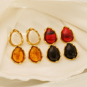 Nuovi Orecchini a Perno in Resina Geometrici Irregolari Versatili 2025 – Stile Lusso Leggero, Alta Gamma, Popolari <span class=keywords><strong>Online</strong></span>, Eleganti da Donna - Product Image 4