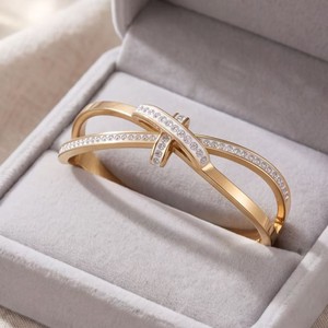 Bracelet en acier inoxydable résistant à l'eau et au ternissement, plaqué or 18 carats, avec zircon, bijoux de luxe pour femmes - Product Image 1